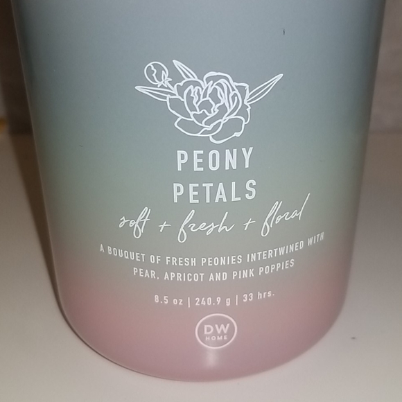 Brand new  DW HOME Peony Petals scented candle - Picture 2 of 7